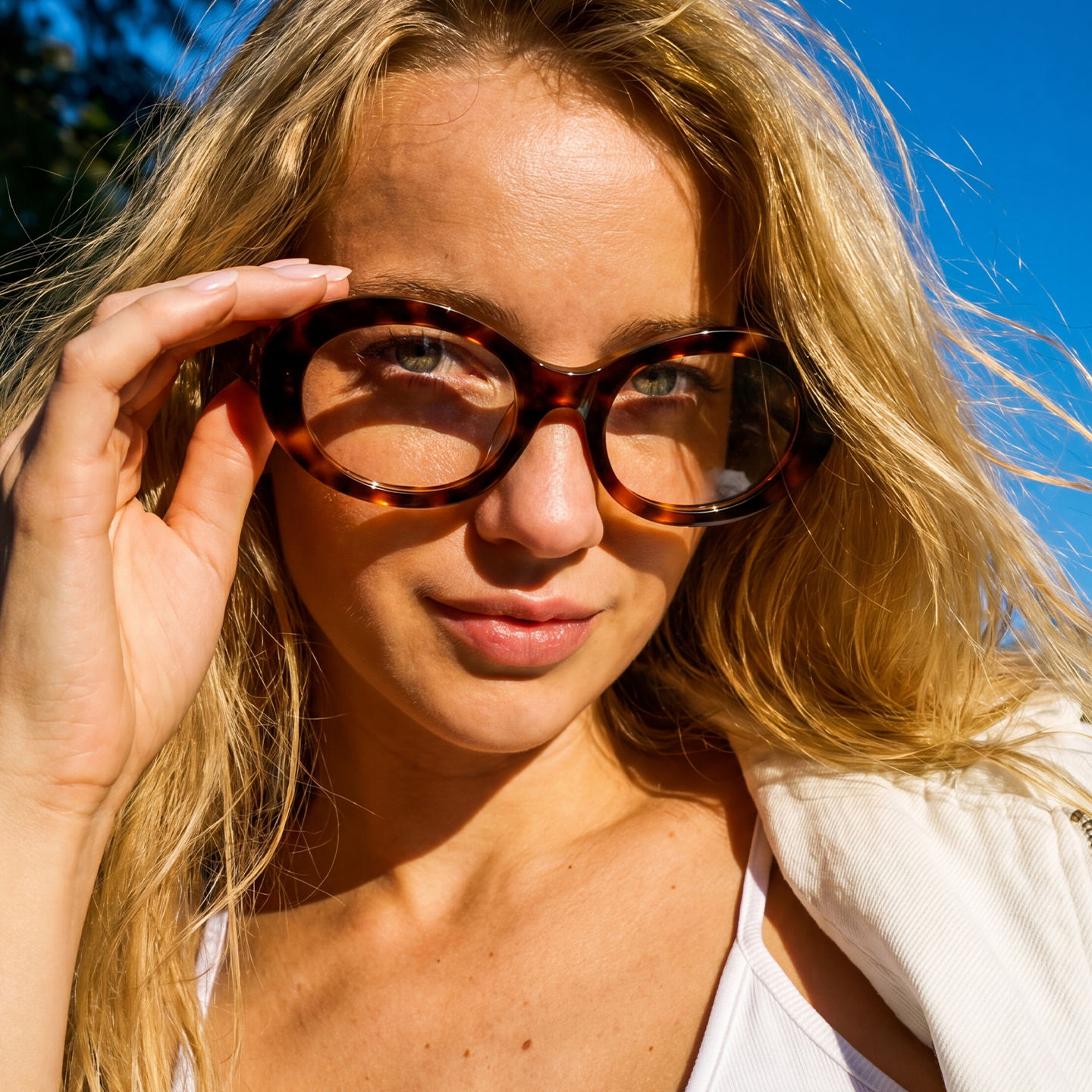 Shop Vesari eyewear by frame shape