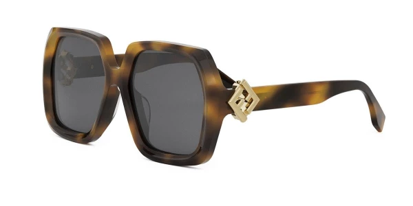 FENDI フェンディ サングラス ビッグフレーム FS488K 130 FENDI フェンディ サングラス ビッグフレーム FS488K 130 - メルカリ